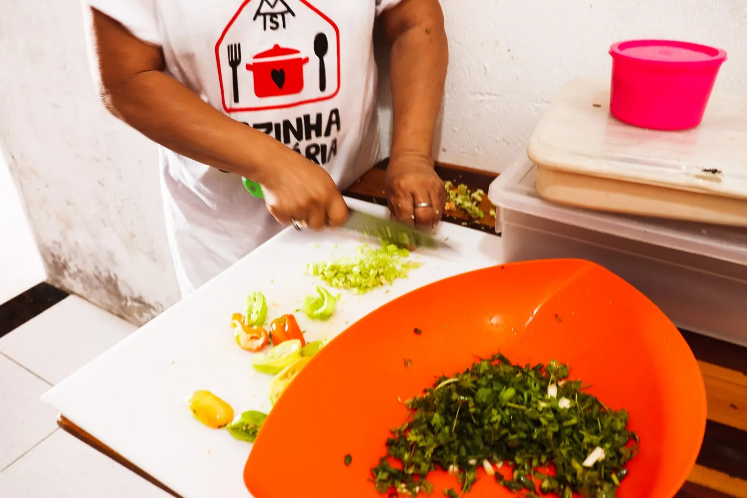 Parte dos alimentos é custeada pelo MTST e, outra, por doações e campanhas