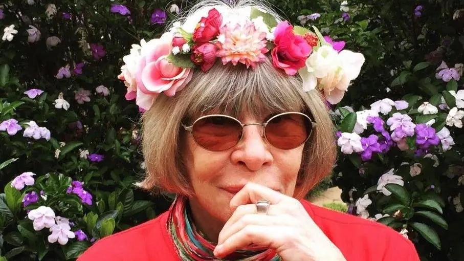 Imagem da notícia: Reclusa, Rita Lee completa 75 anos após remissão de câncer e com planos para novo livro