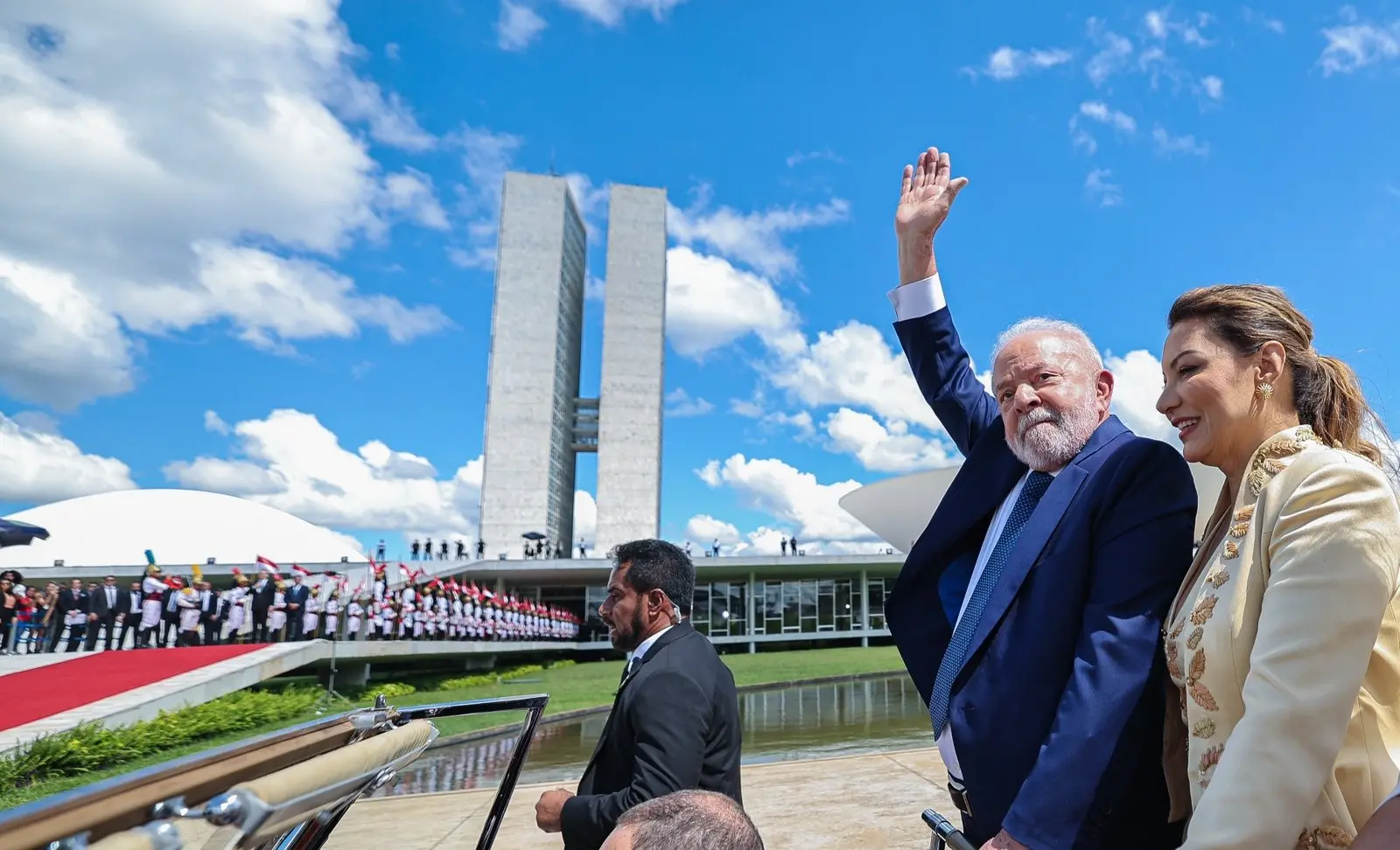 Imagem da notícia: Em discurso de posse no Congresso, Lula exalta democracia e pede união nacional