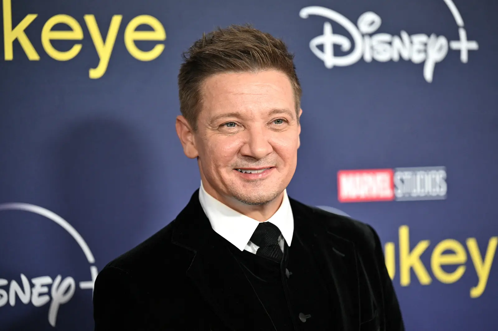 Imagem da notícia: Jeremy Renner, o Gavião Arqueiro, sofre acidente e está em 'estado crítico', diz jornal