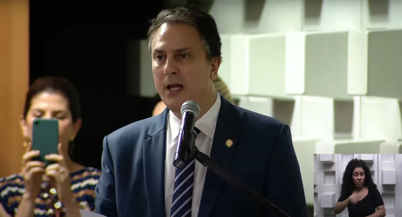 Camilo assumiu nesta segunda o comando do MEC