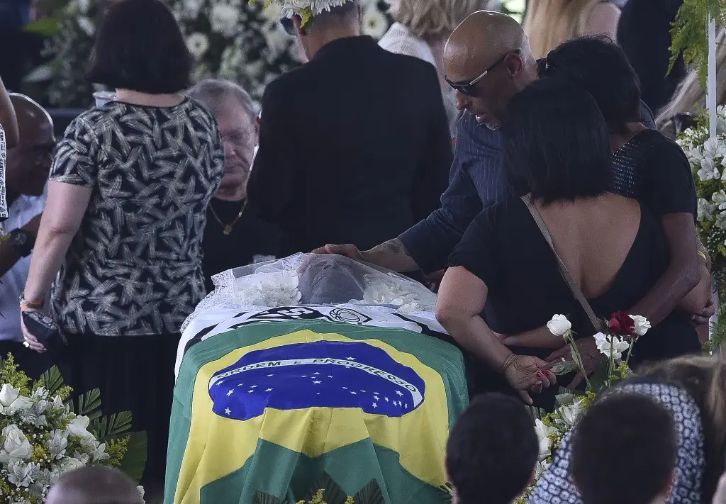 Imagem da notícia: Filho de Sandra diz que perdoou Pelé no quarto do hospital: 'foi um momento difícil'