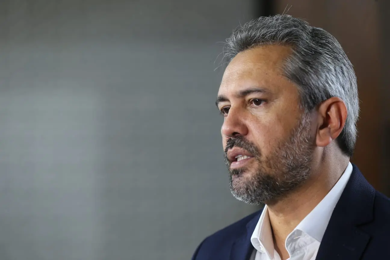 Imagem da notícia: O que diz Elmano de Freitas sobre futuro de PT e PDT, relação com Sarto, gestão e meta de legado