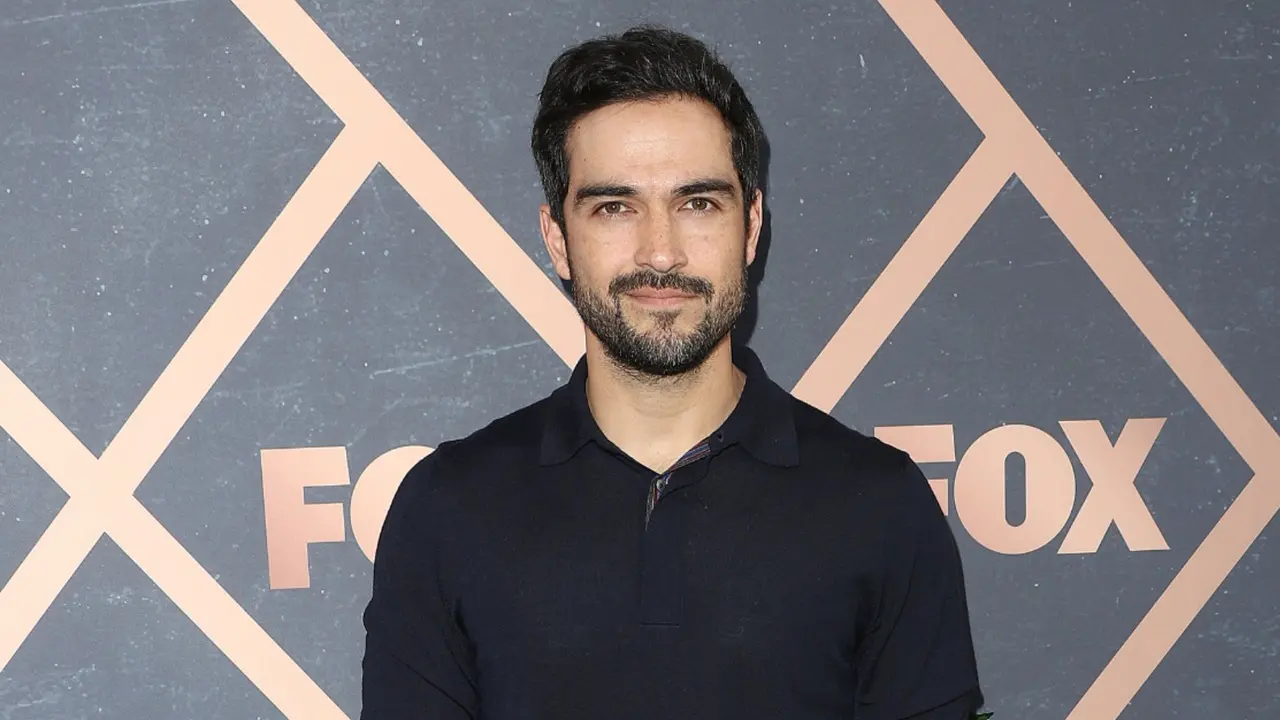 Imagem da notícia: 'Dinheiro não é tudo', diz Alfonso Herrera sobre não estar em retorno do RBD