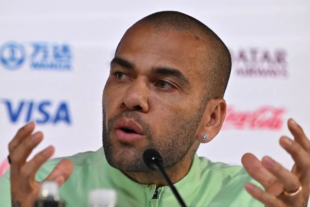 Imagem da notícia: Preso por agressão sexual, Daniel Alves troca de advogado mais uma vez e terá mulher em defesa