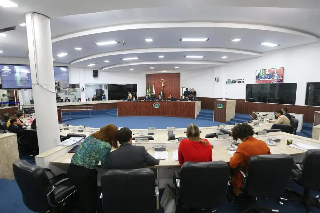 Imagem da notícia: Vereadores de Fortaleza iniciam debate sobre isenção à taxa do lixo na próxima semana