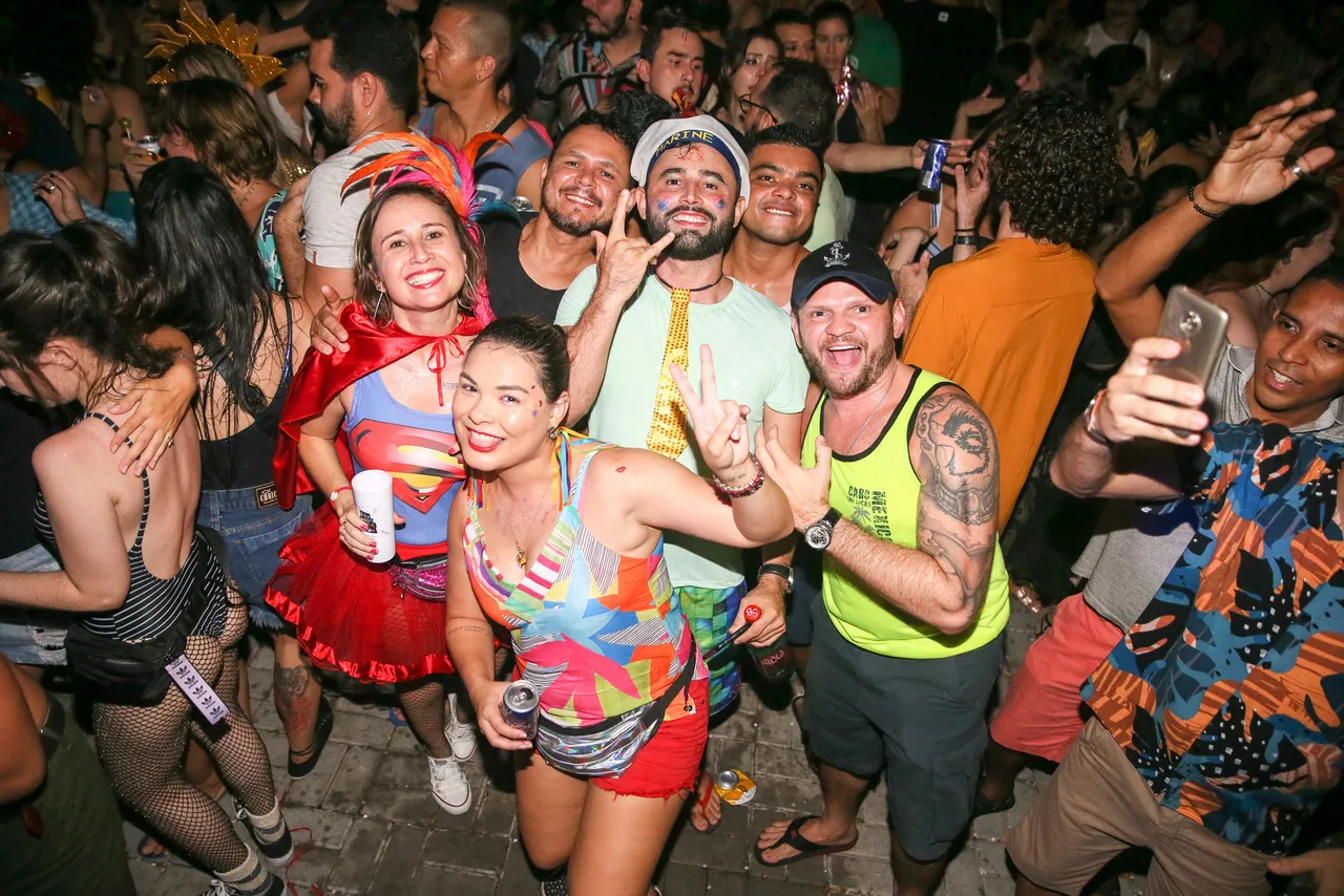 Reunir a galera para curtir a folia é uma das coisas boas do Carnaval