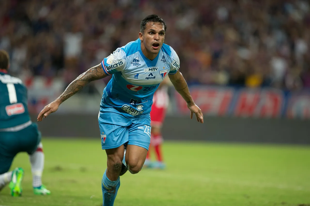 O atacante Robson foi vendido pelo Fortaleza ao Coritiba por R$ 2,2 milhões
