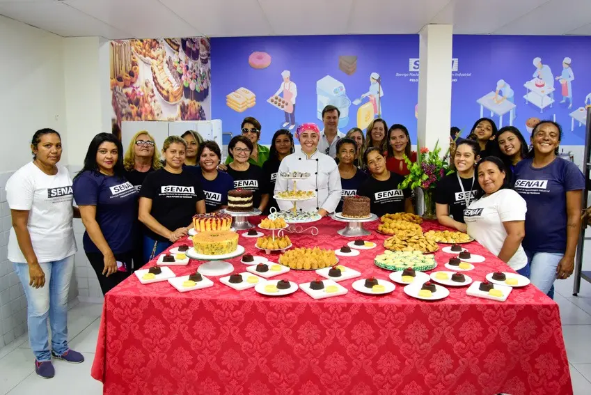Imagem da notícia: Senai-Ceará forma mais uma turma de confeiteiras