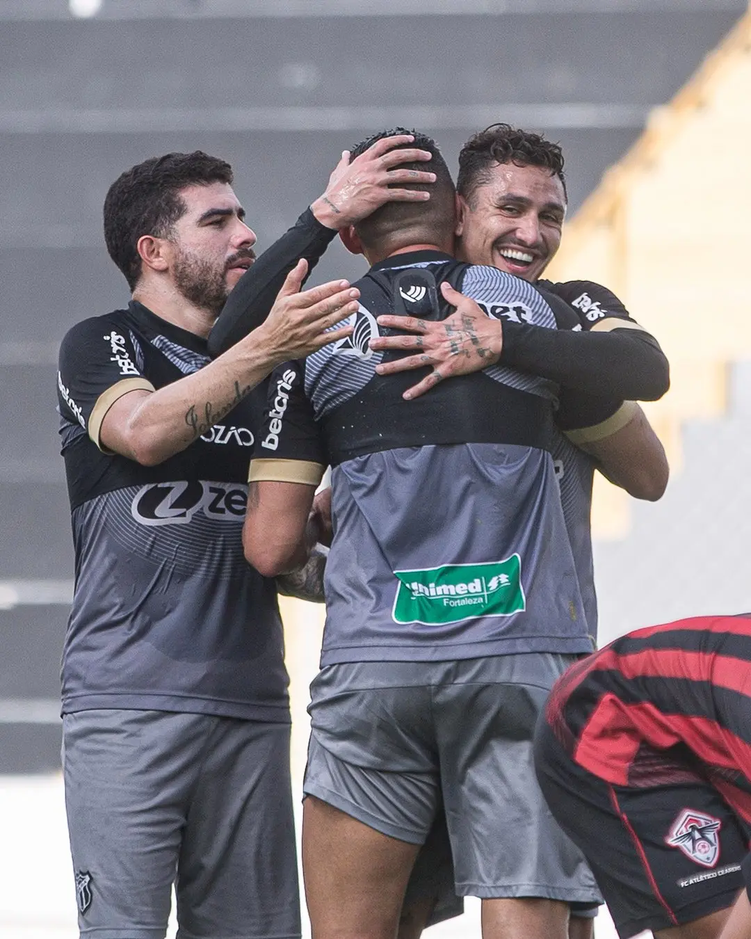 Imagem da notícia Ceará vence primeiro amistoso de 2023 com gol de Vina em teste do novo elenco