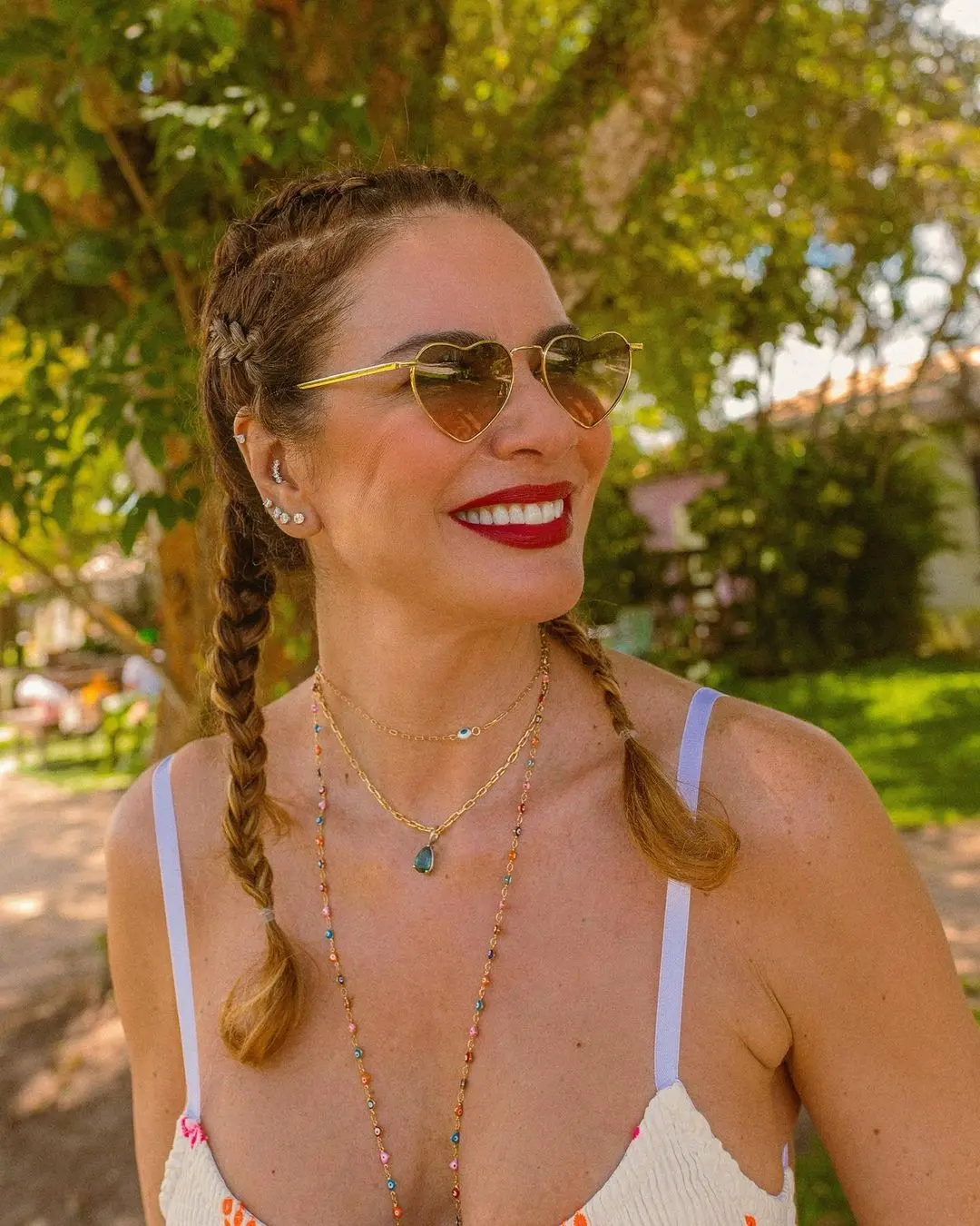 Imagem da notícia: Luciana Gimenez sofre acidente nos Estados Unidos e passa por cirurgia de emergência