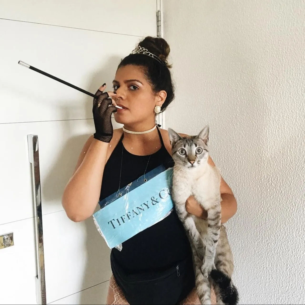 Para se fantasiar de Bonequinha de Luxo, Bárbara usou um body preto e acessórios