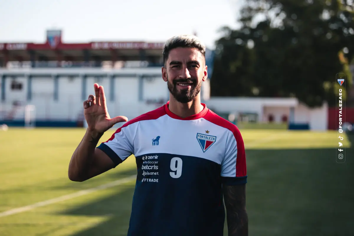 Imagem da notícia Fortaleza anuncia Lucero e não teme punição na Fifa por reforço; veja posição do clube