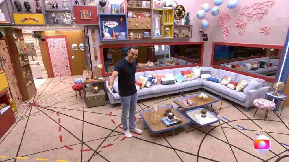 Tadeu mostra a sala do BBB 23