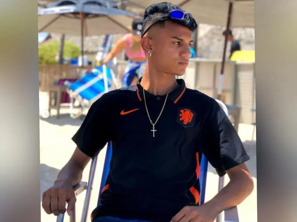 Imagem da notícia: Banhista de 19 anos morre afogado na Praia de Iracema, em Fortaleza