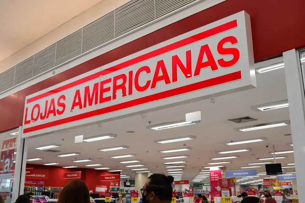 Imagem da notícia: Ações das Lojas Americanas caem 95% e são excluídas de 14 indicadores da B3