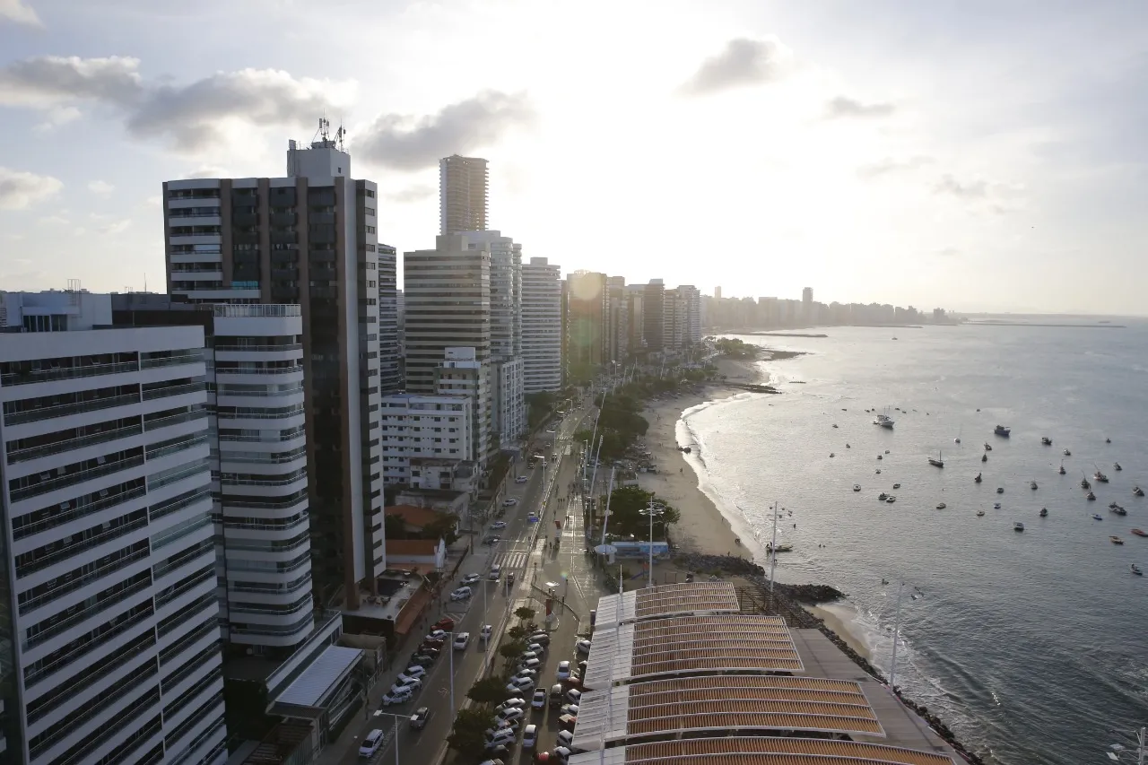 Prédios na orla de Fortaleza estão cada vez mais altos