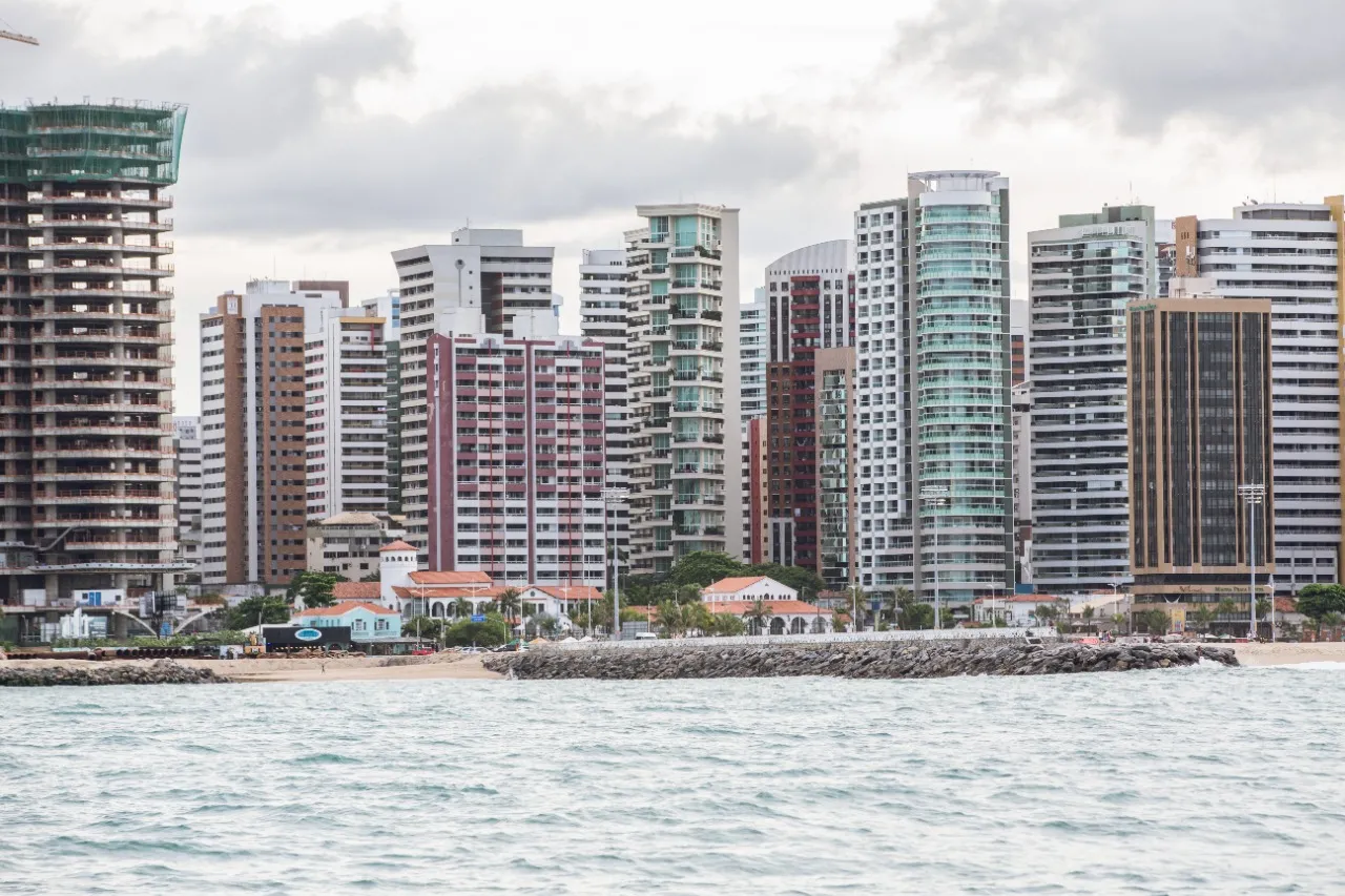 Flexibilização para construção de prédios altos marca os últimos anos em Fortaleza