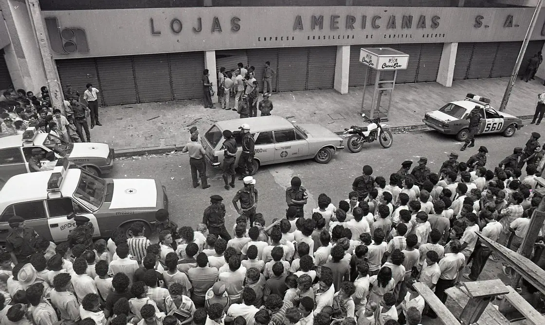 Imagem da notícia: Preço de desodorante provocou confusão nas Lojas Americanas do Centro há 36 anos; entenda