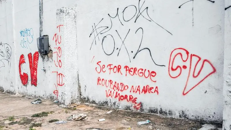 Imagem da notícia: Facções criminosas comercializam ‘salas’ para uso de drogas em território de Fortaleza
