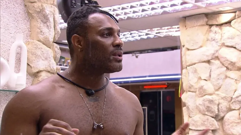Imagem da notícia: Fred Nicácio chama Gil do Vigor de 'bicha caricata' e ex-BBB rebate