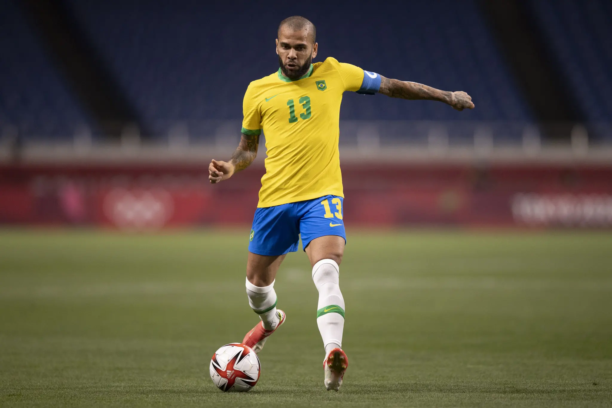 Imagem da notícia: O que se sabe sobre a prisão de Daniel Alves; Veja versões contadas pelo jogador