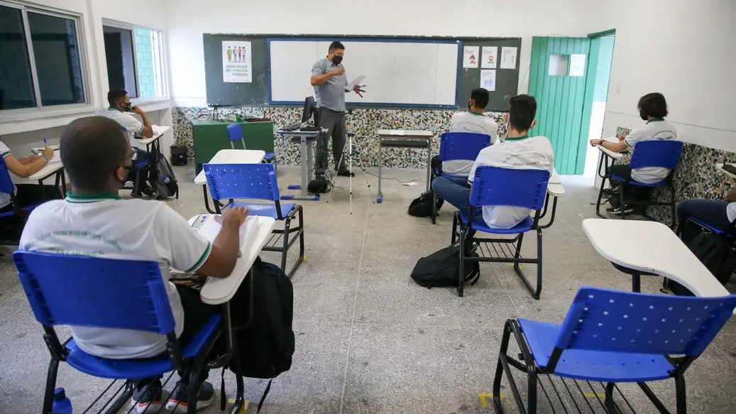 Imagem da notícia: Mais de 80 prefeituras do Ceará anunciaram reajuste salarial para os professores
