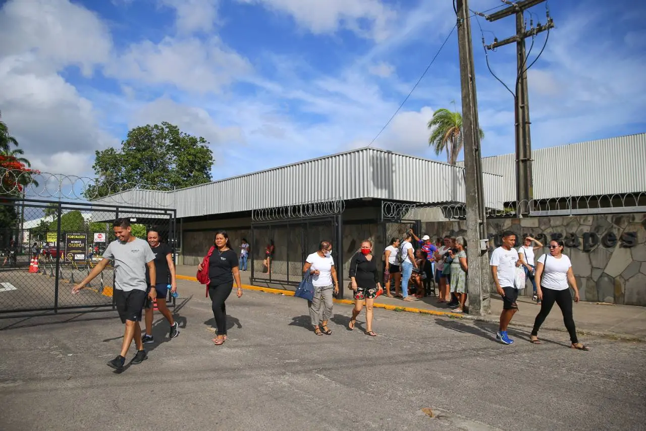 Imagem da notícia: Demitidos da Guararapes denunciam supostas irregularidades nas rescisões e quebra de acordos