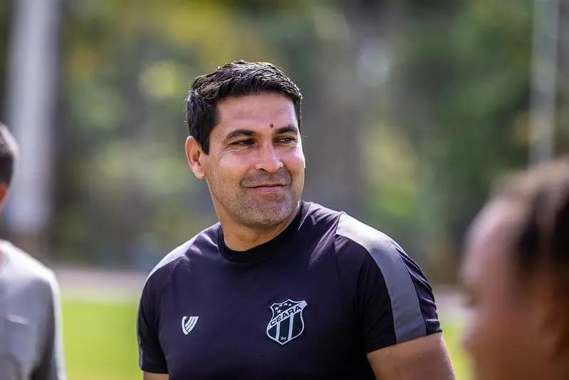 Imagem da notícia: Ceará renova com Erivelton Viana para o comando das Meninas do Vozão em 2025