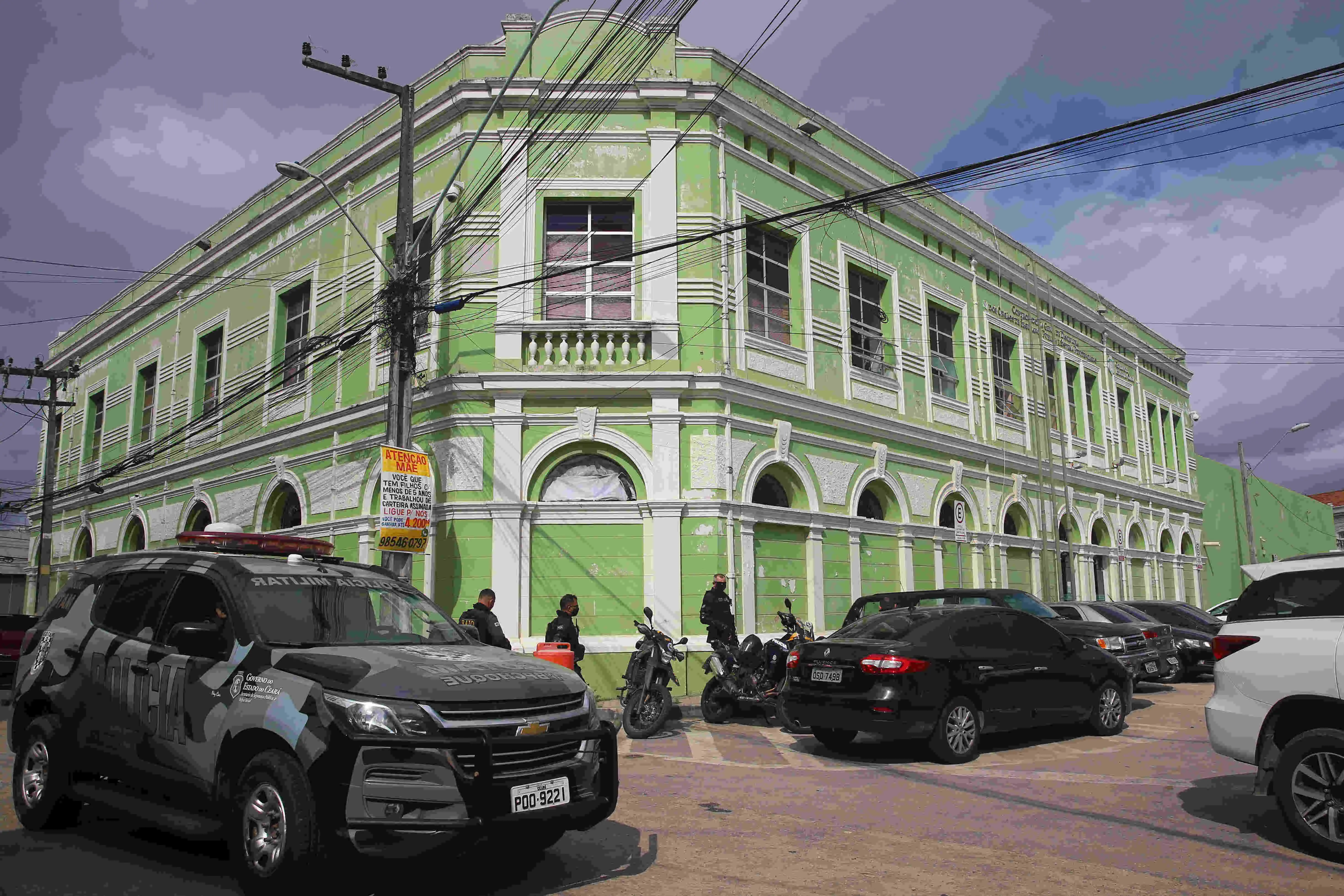 Imagem da notícia: PMs são expulsos após acusação de estupro e tortura em abordagem no Eusébio