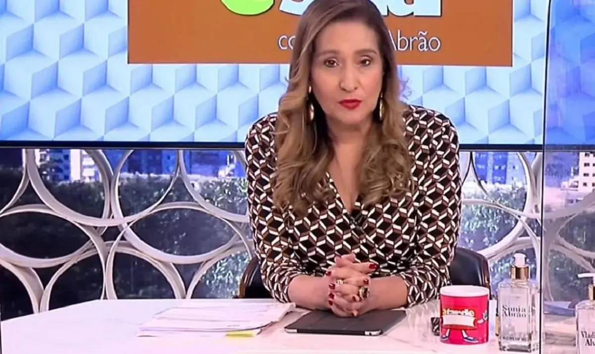 Imagem da notícia: Sonia Abrão não apresenta programa após morte da mãe