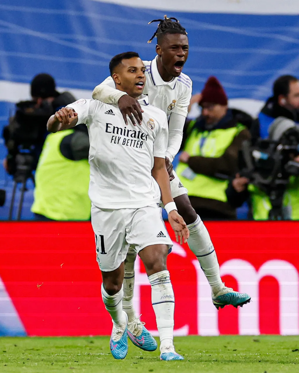 O brasileiro Rodrygo marcou um golaço para empatar a partida