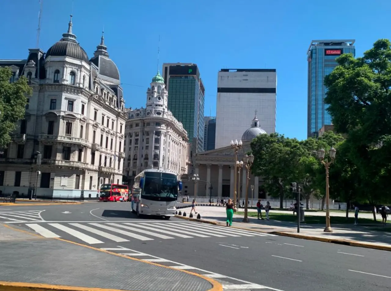 Imagem da notícia: Argentinos são maioria nos voos da Gol entre o Nordeste e Buenos Aires; o que visitar na cidade