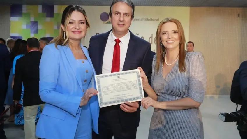 Imagem da notícia: Camilo Santana deixará o Ministério temporariamente para tomar posse no Senado; veja o rito