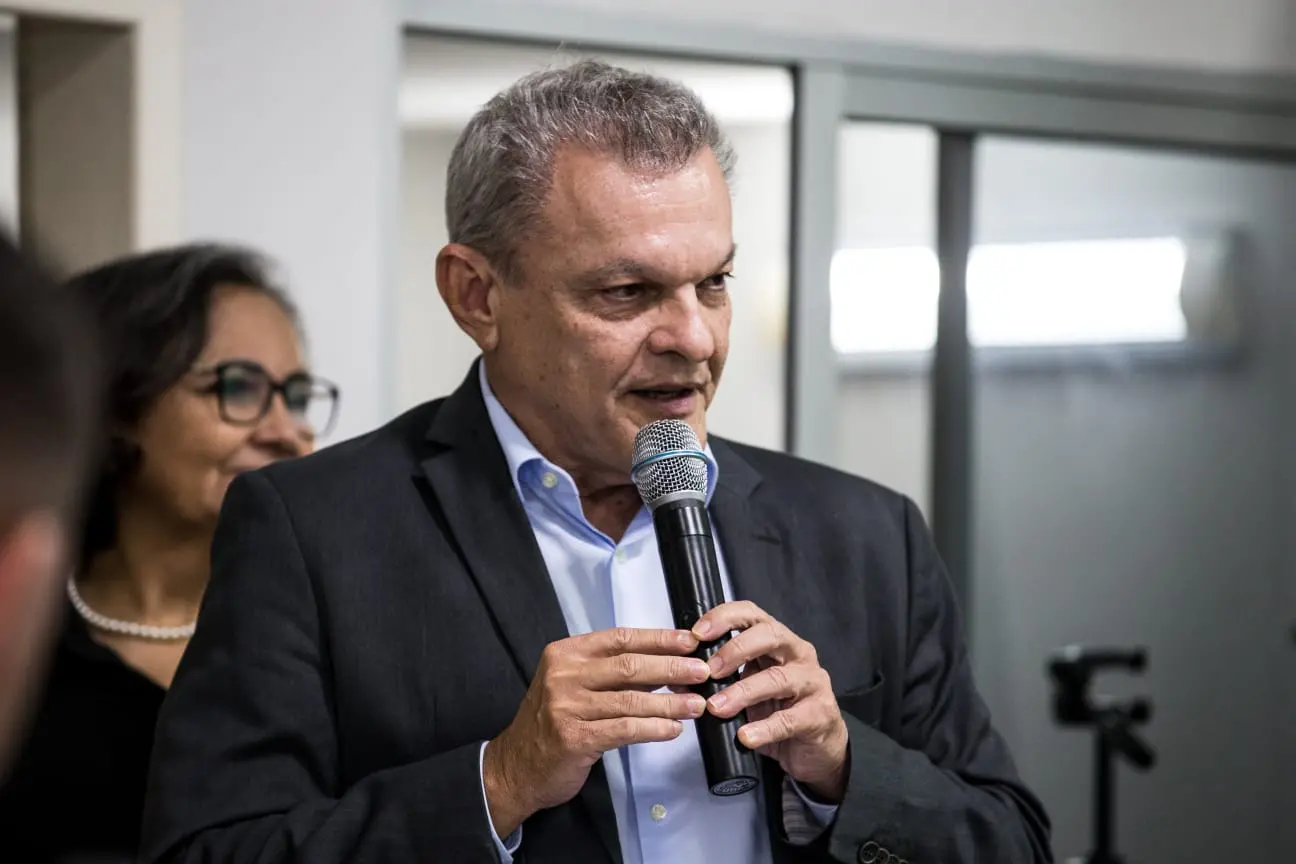 Imagem da notícia: Sarto garante que Prefeitura pagará o piso dos professores e faz apelo por fim da paralisação