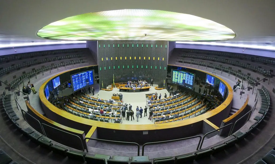 Imagem da notícia: Quem são e de onde vêm os 22 deputados do Ceará que vão atuar em Brasília nos próximos 4 anos