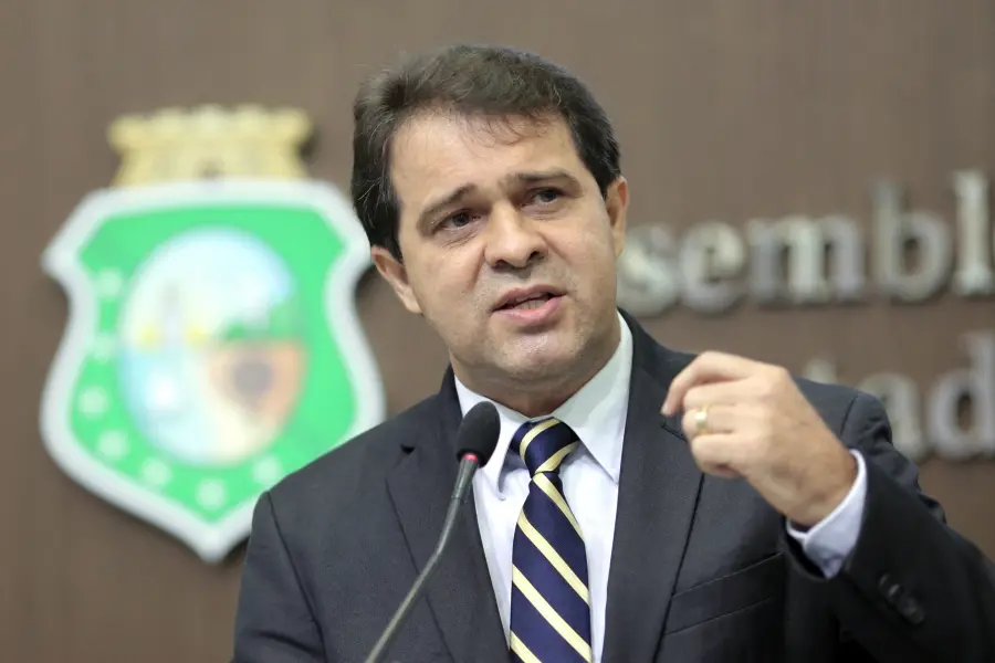 Imagem da notícia: Na Presidência da Assembleia, Evandro Leitão terá mais desafios e desempenho deve ter peso eleitoral