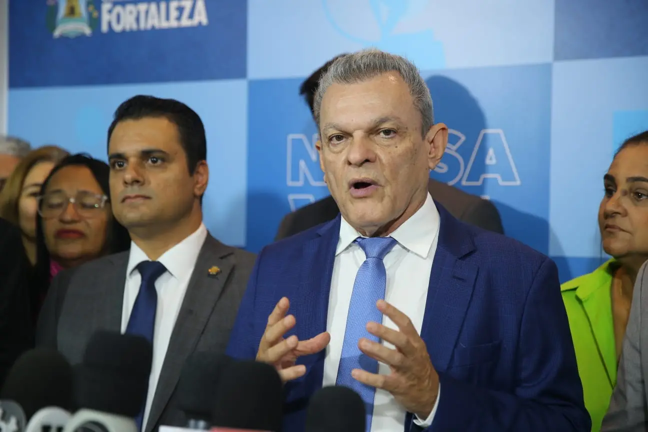 Imagem da notícia: Sarto é cauteloso sobre apoio ao Governo Elmano: 'aqui, não sou do PDT, sou prefeito da cidade'