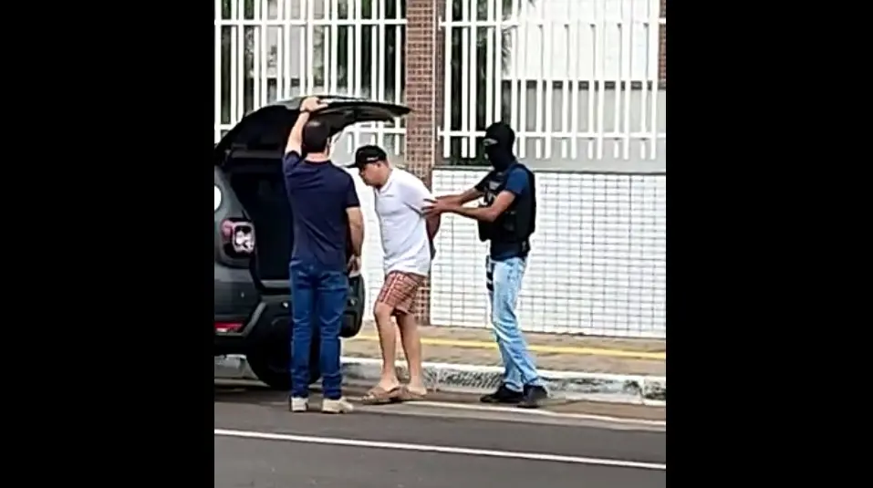 Imagem da notícia: 'Rei do Piseiro': empresário de cantores cearenses volta a ser preso por tráfico de drogas no Ceará