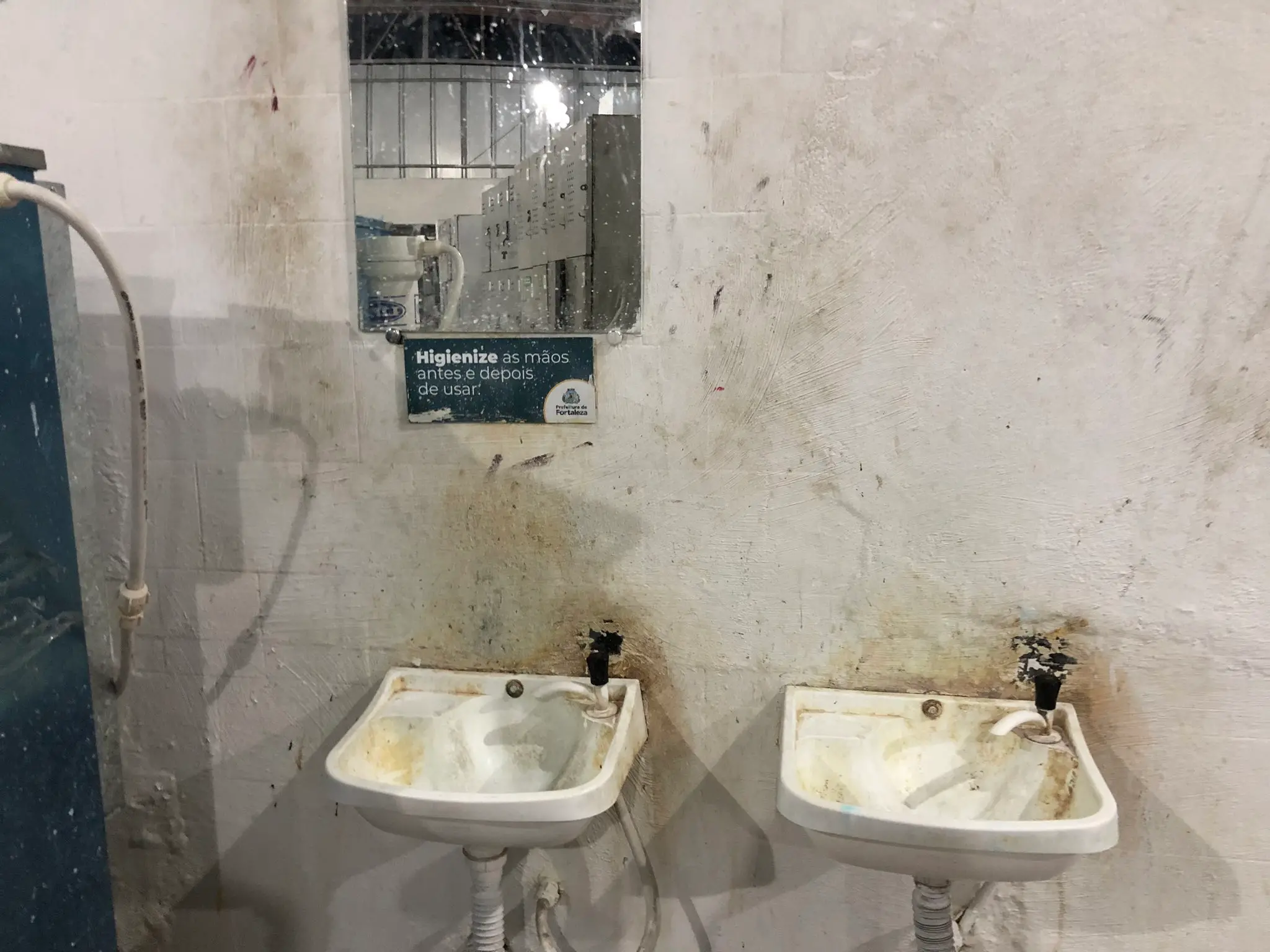 Imagem da notícia: ‘Larvas, insalubridade, mau cheiro’: relatório aponta más condições de pousadas sociais em Fortaleza