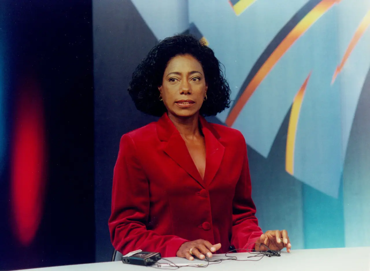 Imagem da notícia: Primeira repórter negra na TV, Glória Maria deixa legado de representatividade racial e feminina  