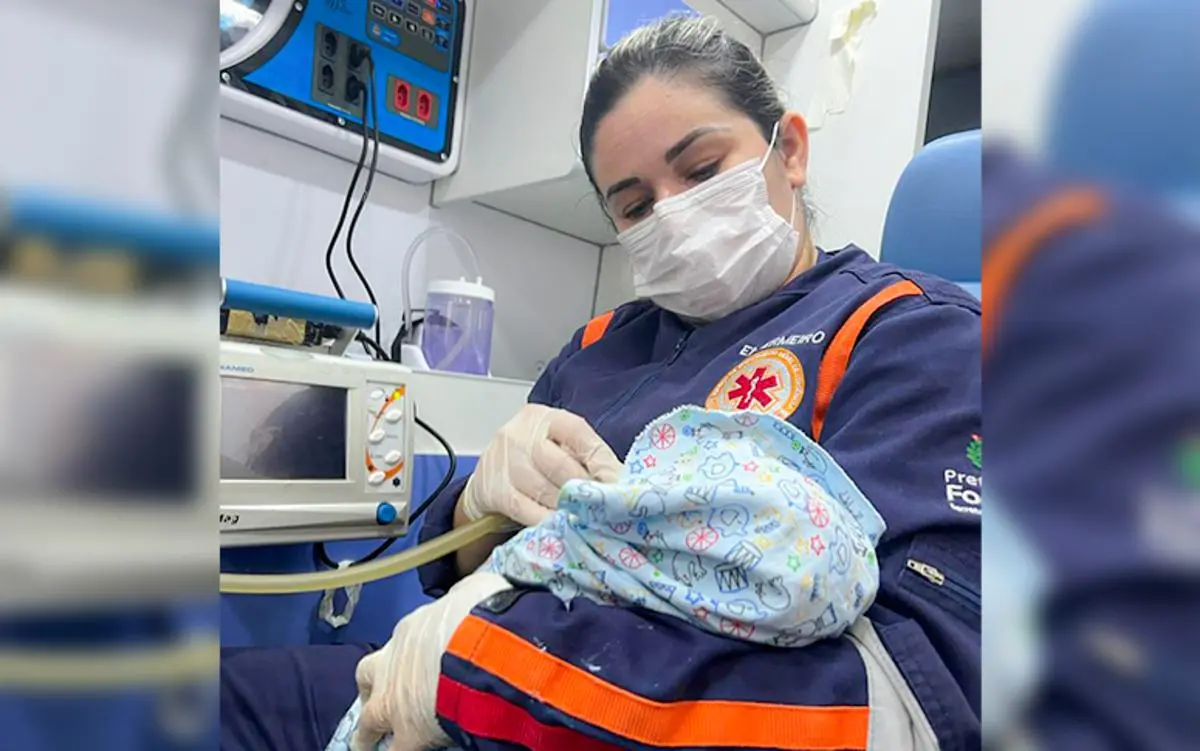 Imagem da notícia: Bebê nasce em ambulância do Samu a caminho de hospital no Interior do Ceará