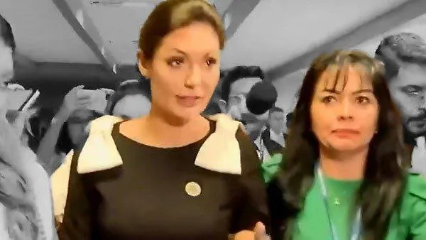 Michelle com a amiga