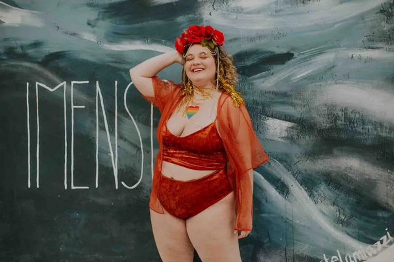 Biquíni hot pants pode compor diversos looks