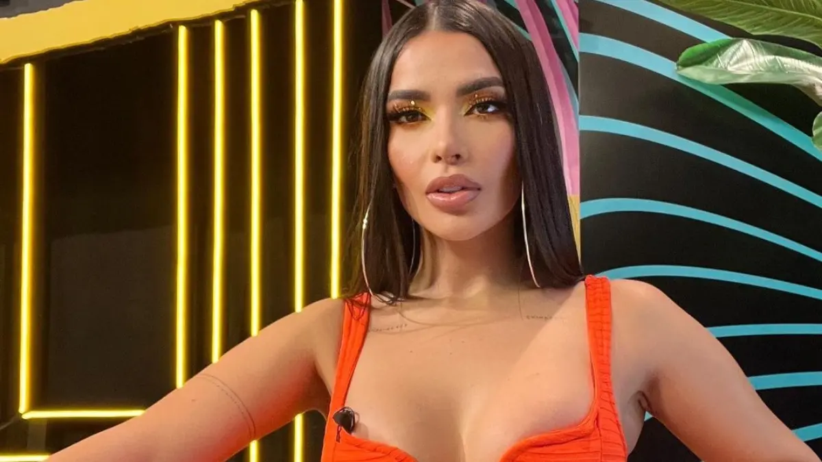 Imagem da notícia: Fred acha que Dania Mendez não é mexicana devido à tatuagem: 'nunca vi hífen em espanhol'