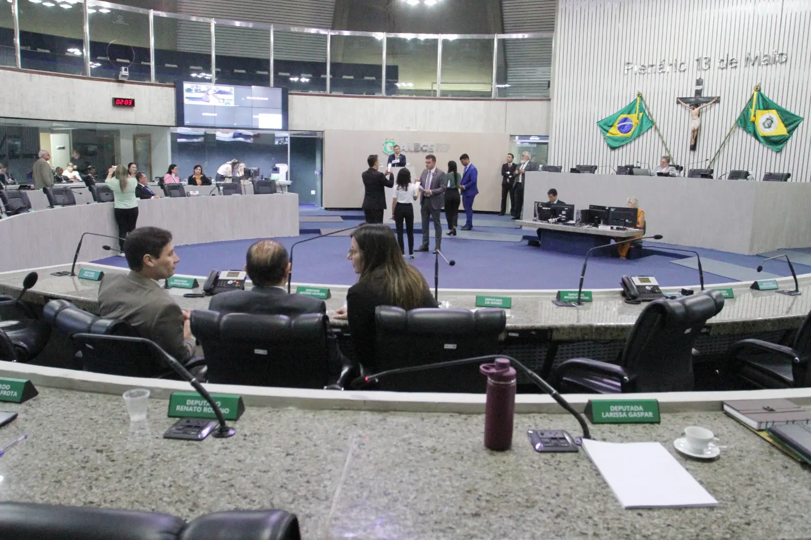 Imagem da notícia: Deputados seguem em disputa por 25 cargos de liderança na Alece; veja destaques