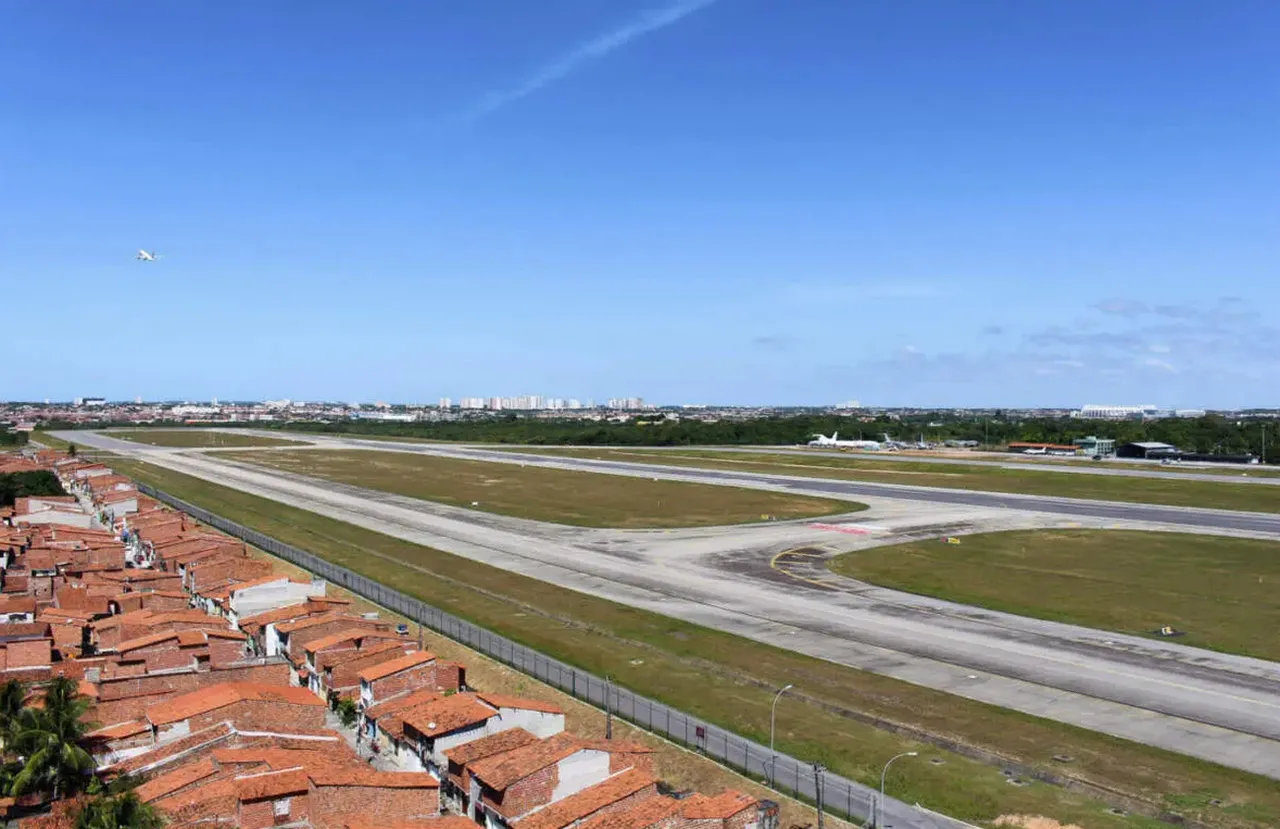 A pista de pousos e decolagem ganhou novos 210 metros em 2020
