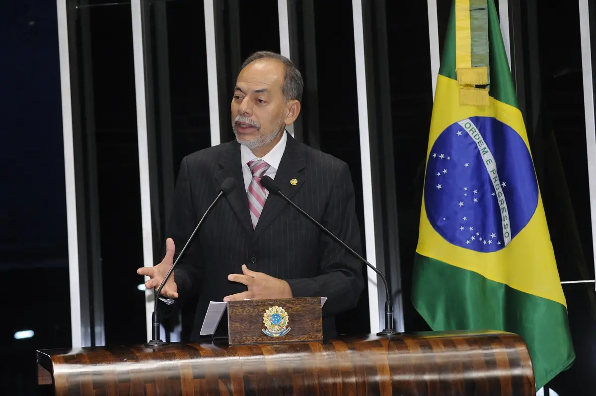 Imagem da notícia: Suplente de deputado federal, ex-senador Inácio Arruda assume cargo no governo federal