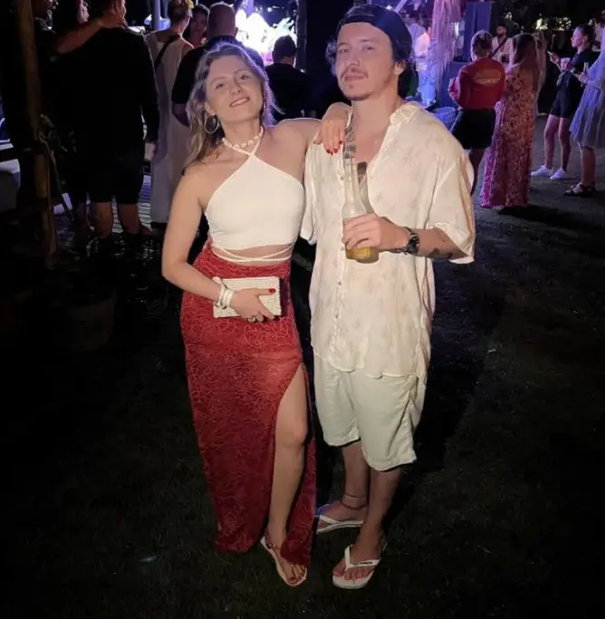 Imagem da notícia: Humorista Juliano Gaspar nega ter agredido Lea Maria: 'mundo caiu na minha cabeça'