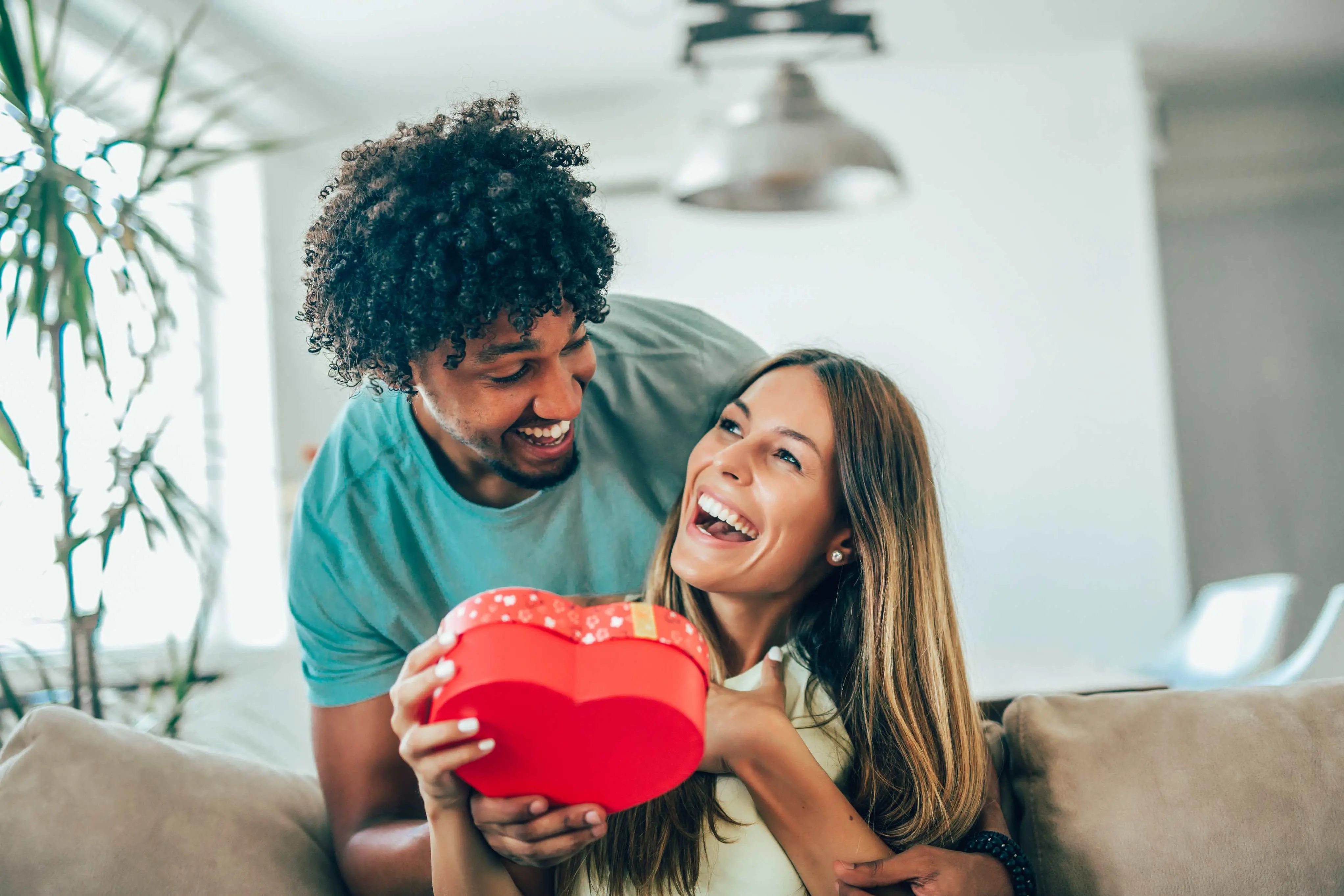 Imagem da notícia: O que é o Dia de São Valentim? Entenda a origem do Dia dos Namorados em outros países